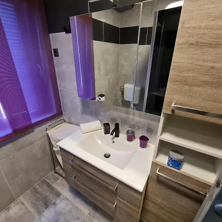 Gianna Apartment *